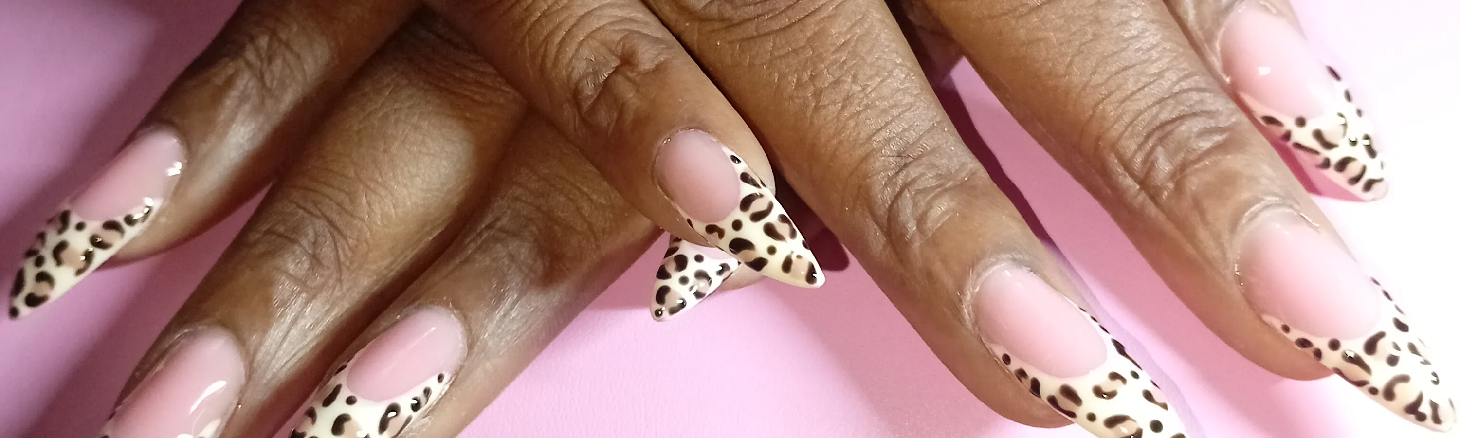Kristalized Nail Bar