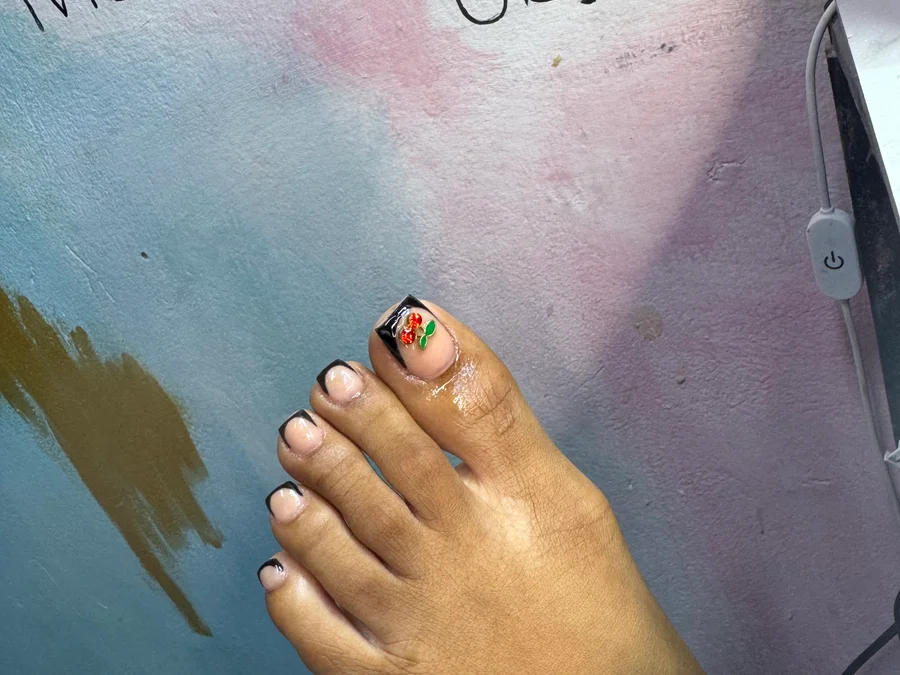 Acrylic on all toes