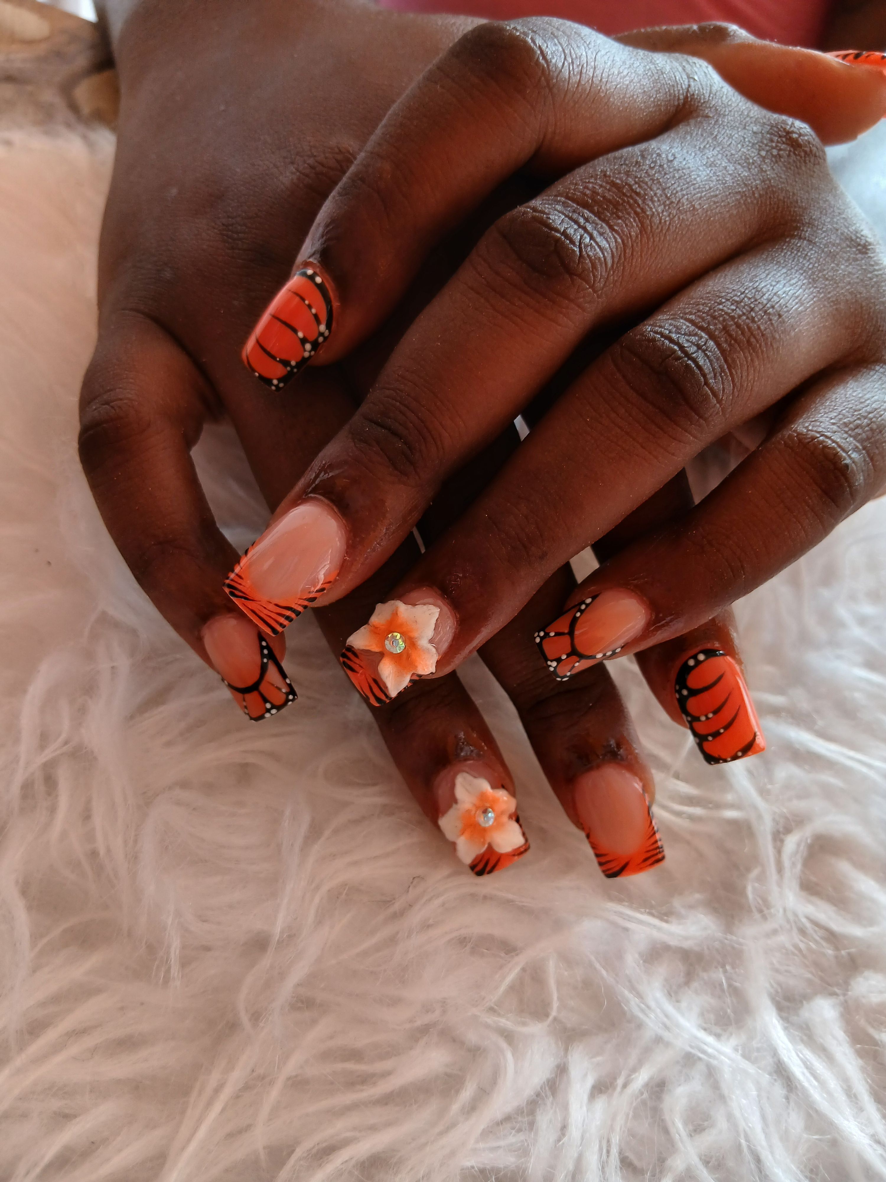 Medium nails