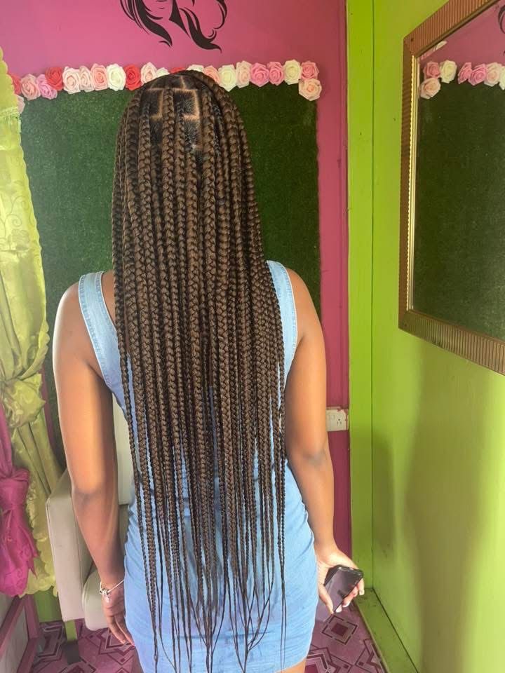 Knotless box braids  hip