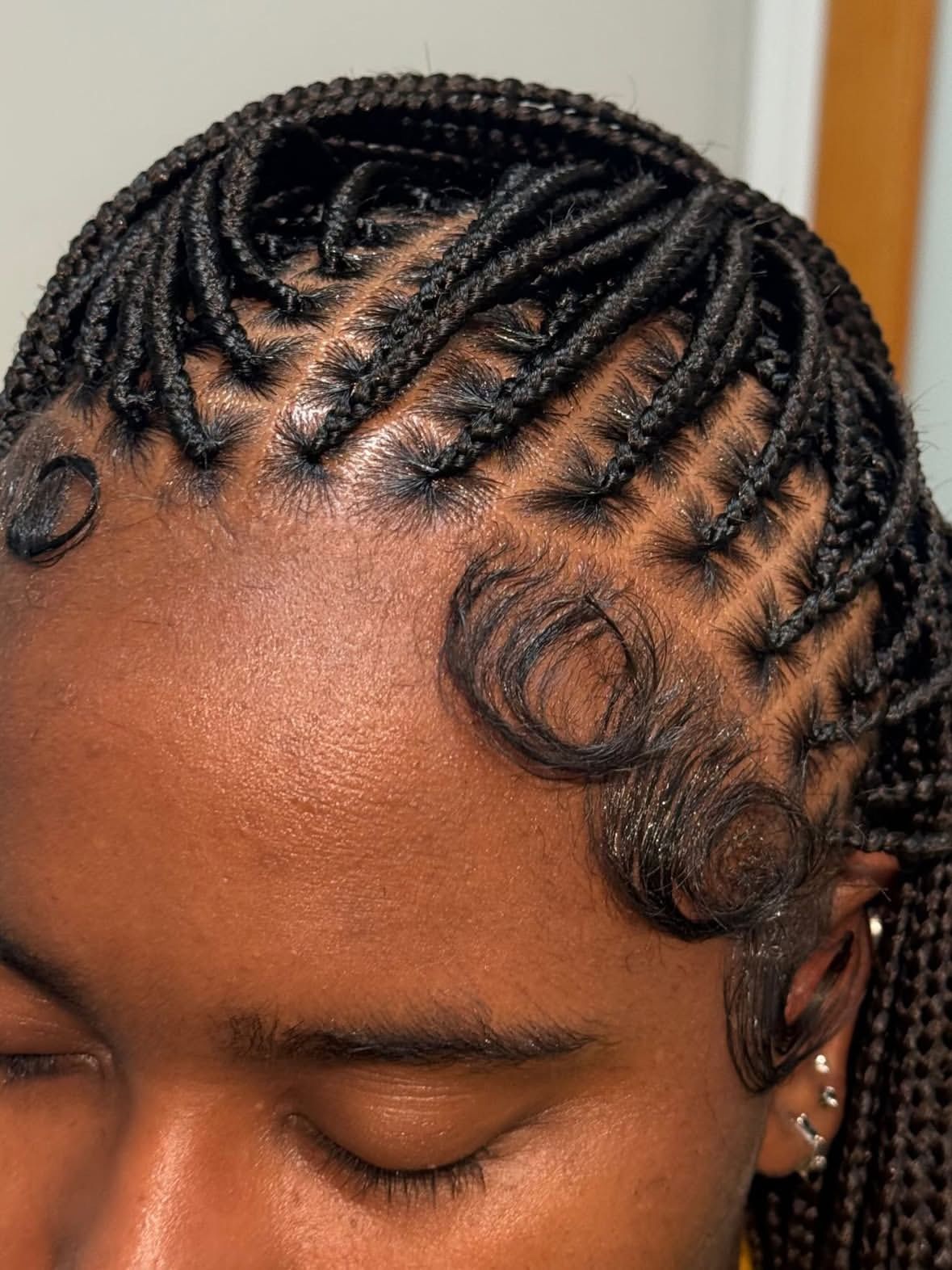 Small knotless braids 