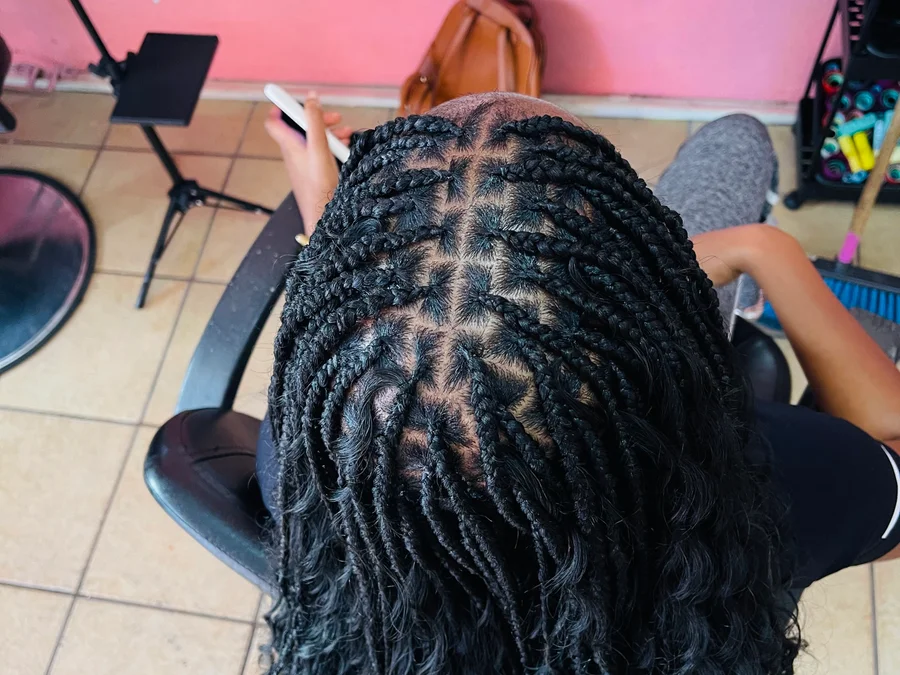 Small knotless boho braids
